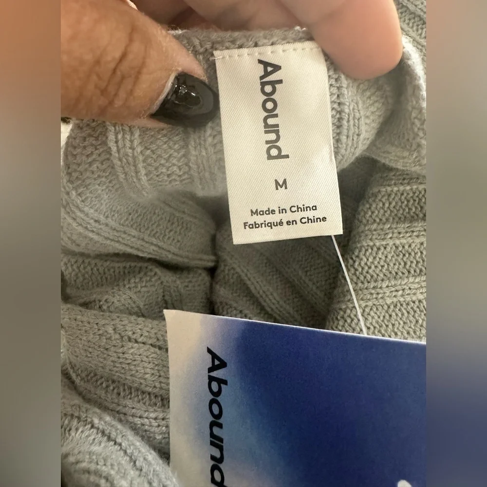 Abound Gray Ribbed Knit V-Neck Sweater NWT Size M Soft Cotton Blend - Picture 8 of 9